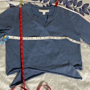 Tommy Hilfiger Sweater open closure size Medium